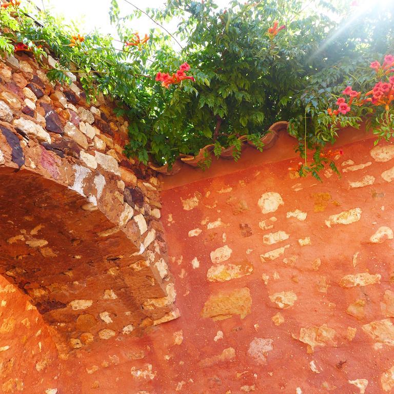 Maison D'Hotes Une Hirondelle En Provence Roussillon  Exterior photo